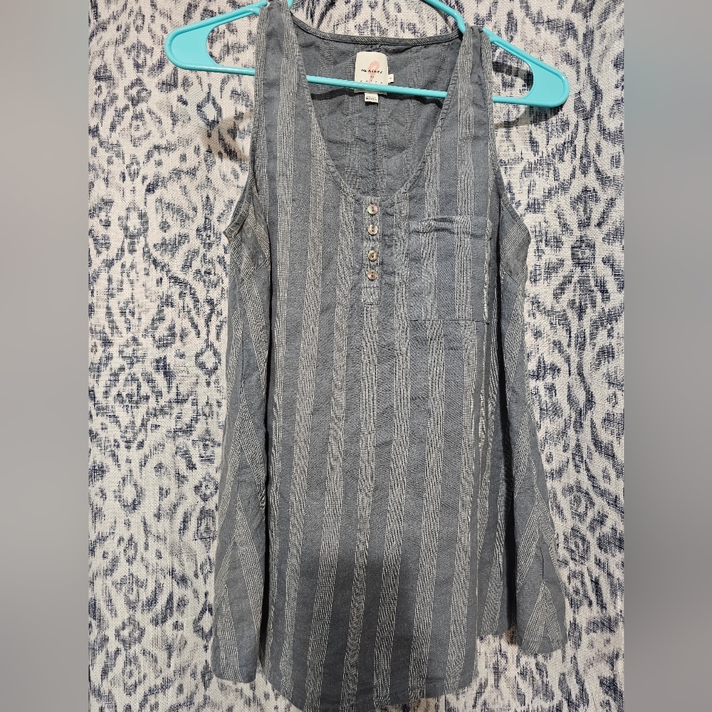 Sleeveless top